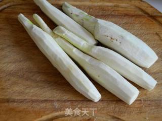 油焖茭白的做法步骤：1