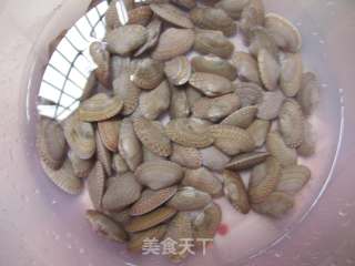 【天下第一鲜】————爆炒花甲的做法步骤：1