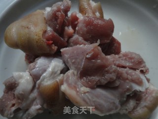 酱香十足-----酱烧猪蹄的做法步骤：1