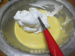 戚风裱花蛋糕的做法步骤：7