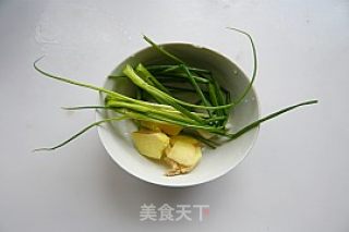 红烧洄鱼的做法步骤：2