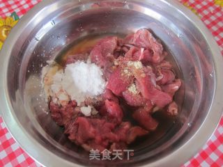 开胃下饭菜【蚝油牛肉】的做法步骤：1