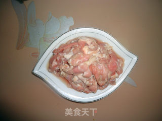 孜然羊肉串的做法步骤：1