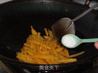糖醋红薯条的做法步骤：8