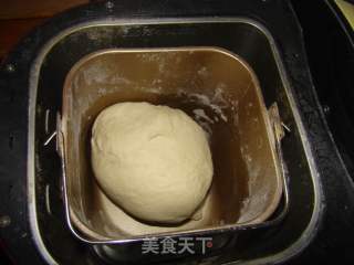 毛毛虫面包的做法步骤：1
