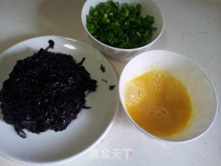 紫菜蛋花汤的做法步骤：2