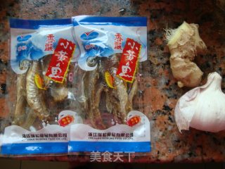 巧蒸小鱼干的做法步骤：1
