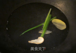 菠萝蜜籽剔骨汤的做法步骤：3