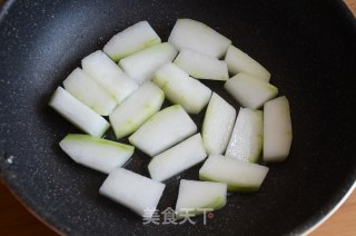 冬瓜烧虾仁的做法步骤：3
