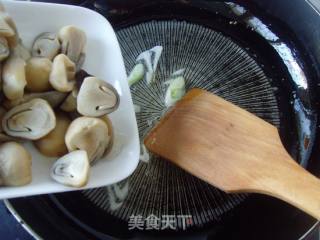 味美鲜甜---蚝油草菇的做法步骤：3