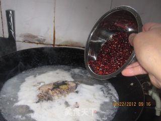 鲫鱼赤小豆节瓜汤的做法步骤：5