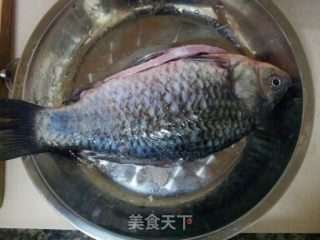 酸菜烧鲫鱼的做法步骤：3