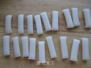 桂花芝麻糖炒年糕的做法步骤：1