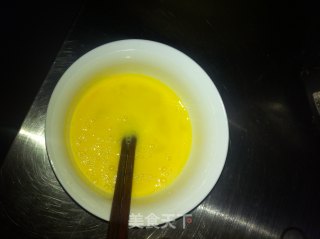 西葫芦木耳炒鸡蛋的做法步骤：2