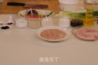 大肠炒五花肉的做法步骤：1