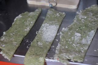 彩色面条-绿色的做法步骤：3