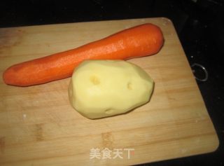 炒土豆胡萝卜丝的做法步骤：1