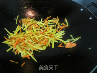 炒土豆胡萝卜丝的做法步骤：9