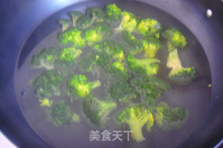 蚝油西兰花的做法步骤：3