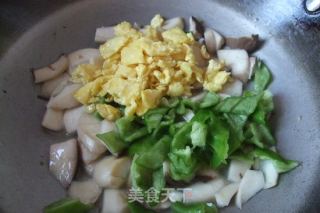 杏鲍菇炒鸡蛋的做法步骤：7