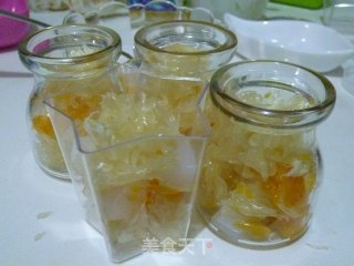 鲜果酸奶慕斯杯的做法步骤：4