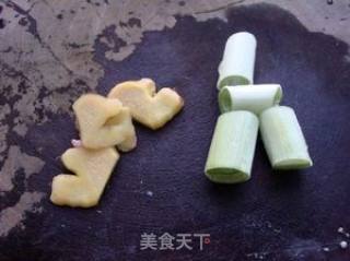 大枣百合排骨汤的做法步骤：2