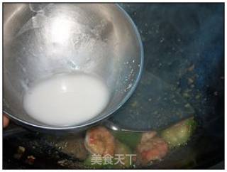 虾仁炒丝瓜的做法步骤：10