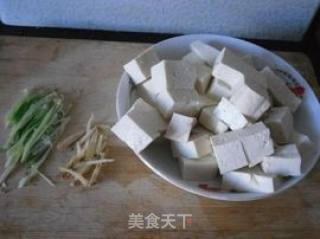 鱼头炖豆腐的做法步骤：2