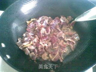 大蒜炒鸡胗的做法步骤：4