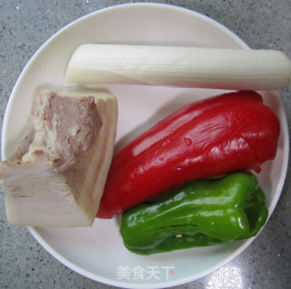 回锅肉的做法步骤：1