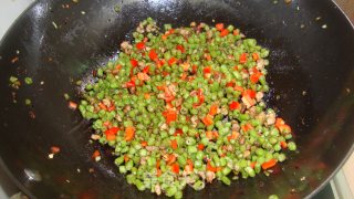 豆角煸肉丁的做法步骤：7
