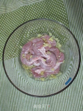 粉肠瘦肉西洋菜汤的做法步骤：1