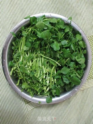 粉肠瘦肉西洋菜汤的做法步骤：2