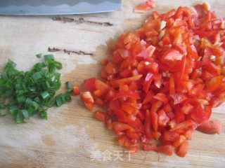 红椒鸡蛋卤面的做法步骤：1