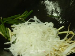 佳厨美味之《干炒牛河》广东小吃的做法步骤：2