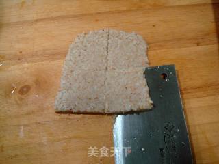 用剩米饭制作小吃“香辣锅巴”的做法步骤：7