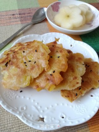 煎红薯粒饼的做法步骤：8