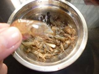 家常炒糖醋河虾的做法步骤：2