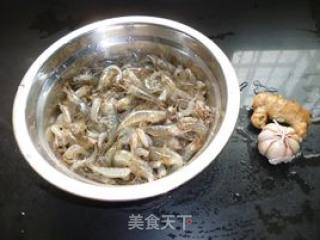 家常炒糖醋河虾的做法步骤：3