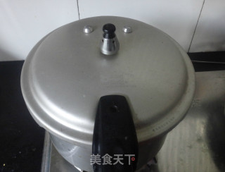 用最简单的烹饪技巧，做出最地道的农家美食  粉蒸肉的做法步骤：7