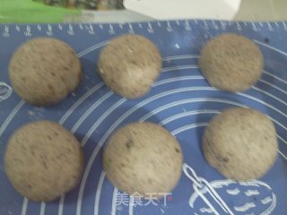 粗粮更健康--------豆渣芝麻包的做法步骤：2