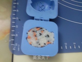 快手营养早餐之-----紫菜肉粒芝麻饭团的做法步骤：3