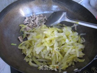 榨菜炒肉丝的做法步骤：6