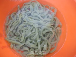 芹菜面条的做法步骤：10
