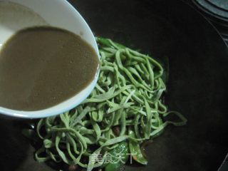 豆角焖蔬菜面的做法步骤：11