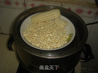 糯玉米炒肉末的做法步骤：2