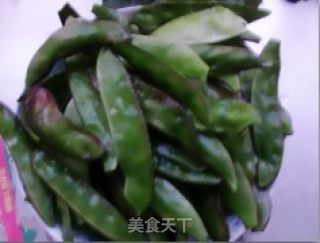 眉豆炒肉的做法步骤：1