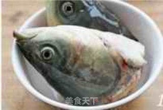 玉米鱼头豆腐汤的做法步骤：1