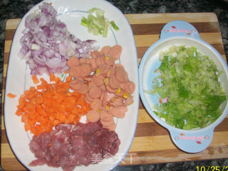 鸡蛋躲进饭里——别样的蛋炒饭的做法步骤：2