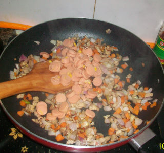 鸡蛋躲进饭里——别样的蛋炒饭的做法步骤：9